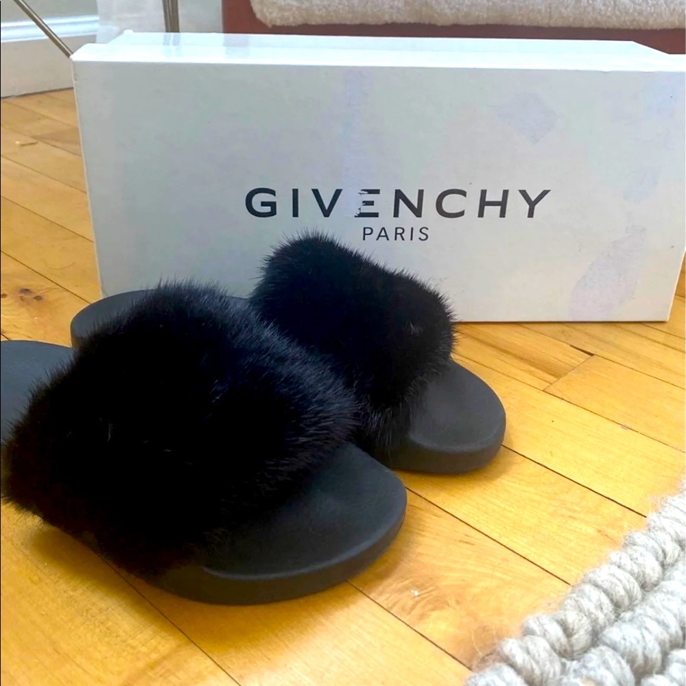 Givenchy Rubber Mink Sandals